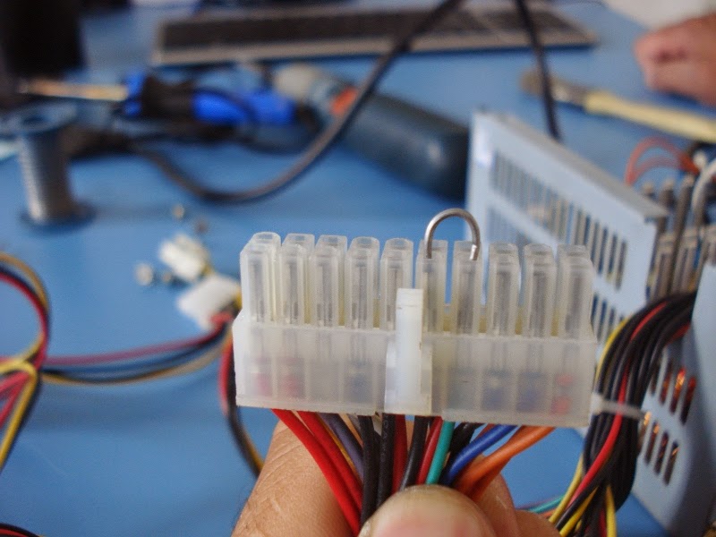 Como ligar a fonte atx fora do pc