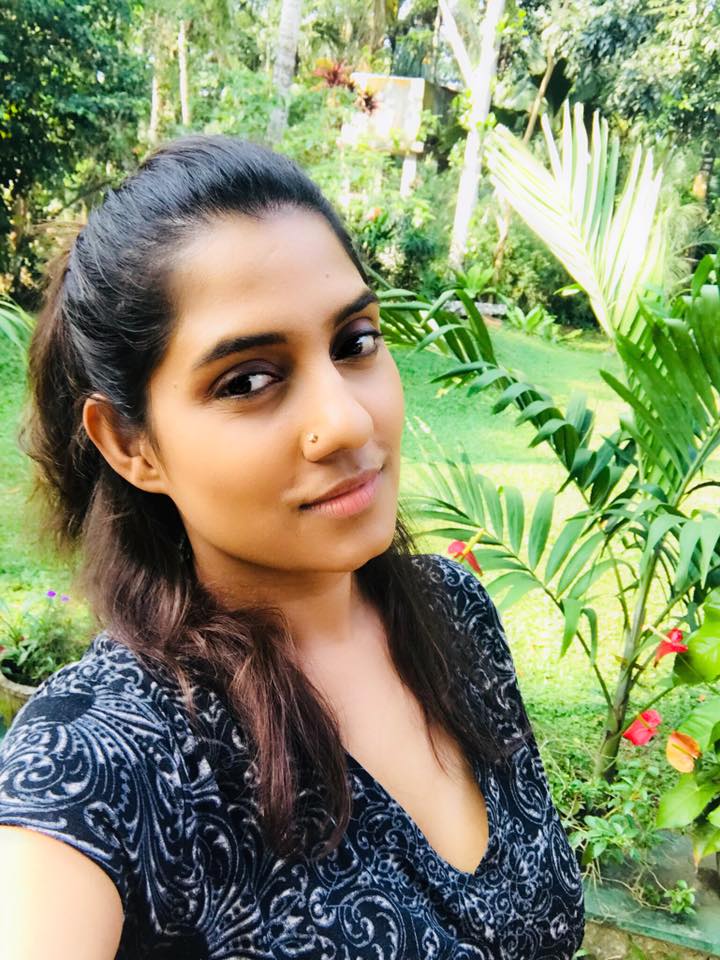 Sri Lanka fashion blog: Sri Lankan young Actress Pramudi 
