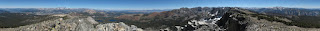 Die unglaubliche Aussicht auf dem Mammoth Crest ohne eine einzige Wolke am Himmel