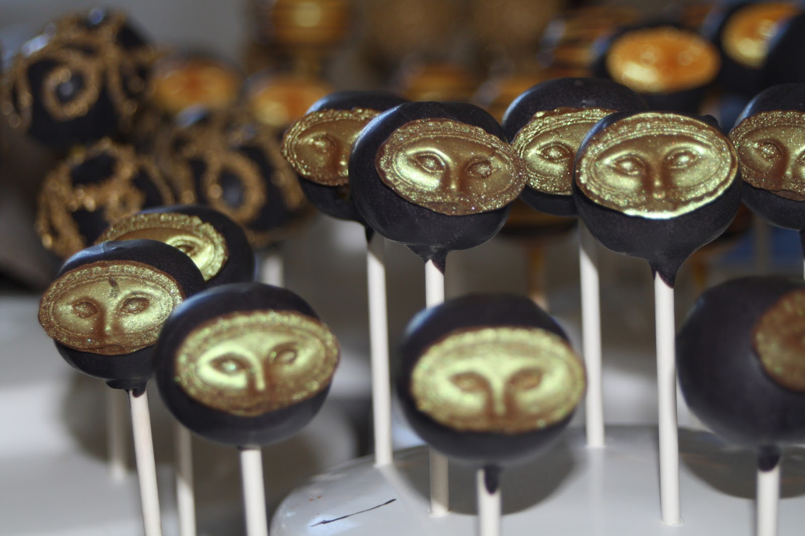 Natalie's Cake Pops Masquerade Cake Pops