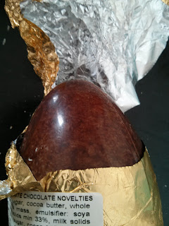 unwrapping egg