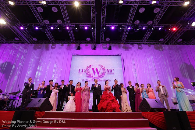 Wedding emcees Owen Yap and Hui Mei toasting session