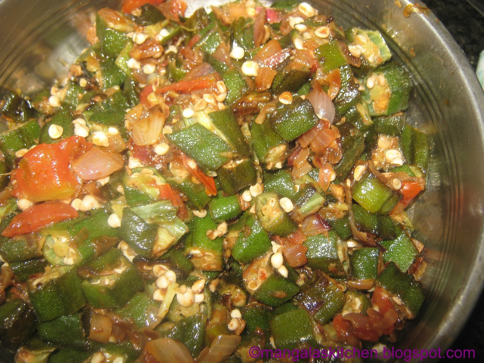 Spicy Vendakkai Masala Fry Lady's finger / Okra / Bhindi masala