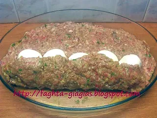 Ρολό κιμά γεμιστό με αυγά - από «Τα φαγητά της γιαγιάς»