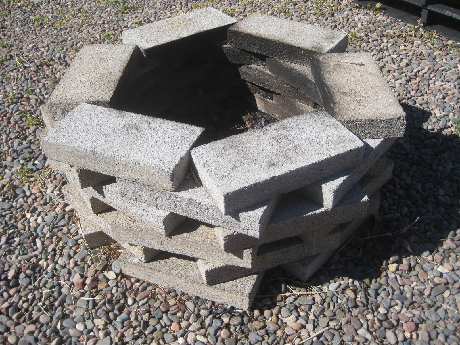 The Home Owner's Blog How To Build A Fire Pit From Paver Stones