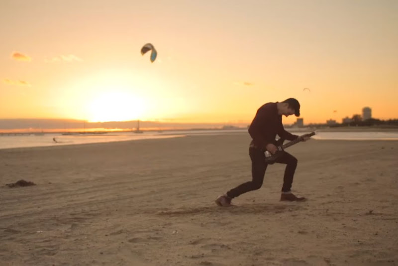 數位時代翻攝自 Fusion Guitar 介紹影片 數位時代翻攝自 Fusion Guitar 介紹影片