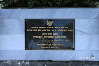 makam wr supratman surabaya