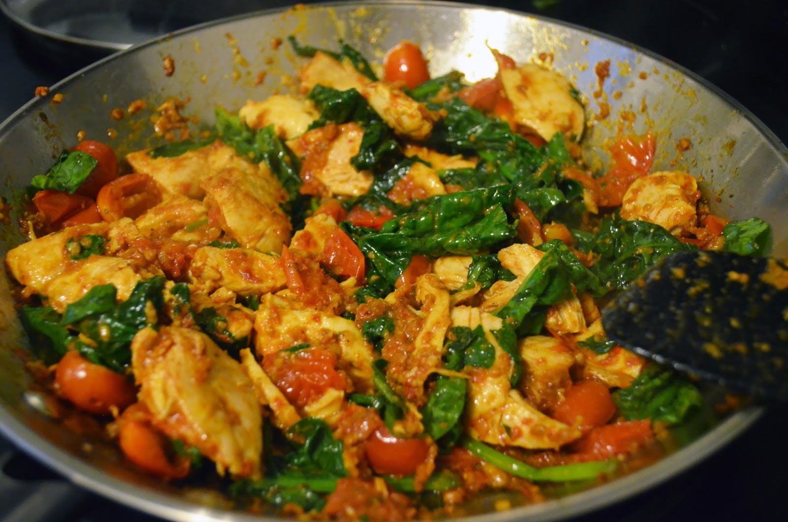The Energetic Foodie Chicken, Spinach, Tomato, and Sun Dried Pesto