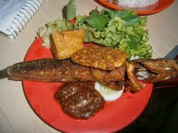Cara Membuat Pecel Lele Goreng Spesial Sambal Pedas Resep