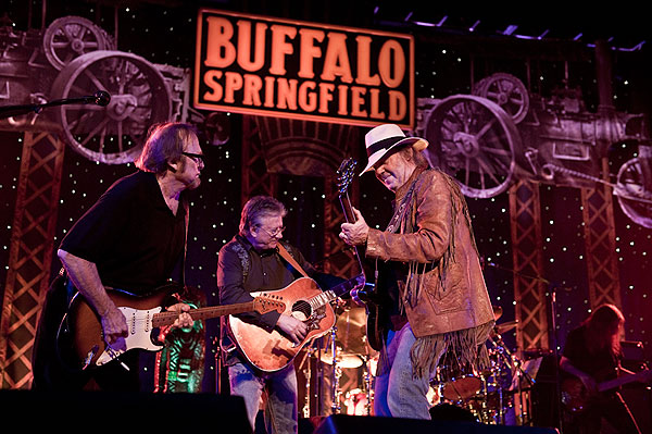 Neil Young News: Buffalo Concert Reviews: Oakland, CA, June 1 & 2, 2011