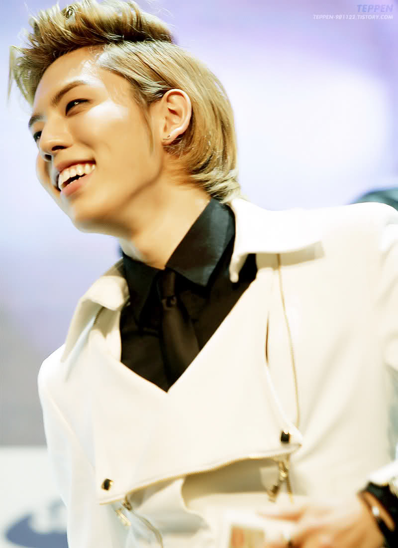 Keep calm & carry on.: Dongwoo Joins the C.L.U.B.