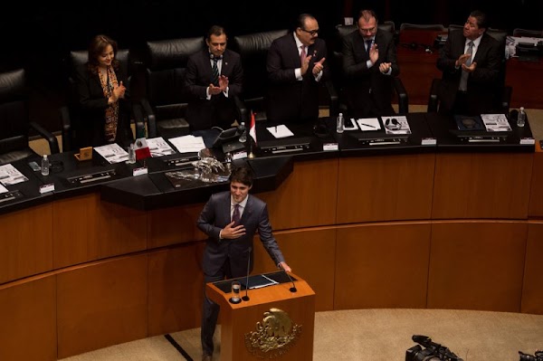 El primer ministro de Canadá lo dijo claro a los senadores: "Mejoren los salarios de los trabajadores mexicanos" El primer ministro de Canadá lo dijo claro a los senadores: "Mejoren los salarios de los trabajadores mexicanos"