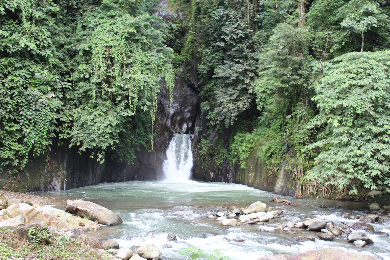 Lita Maisyarah Dechy: MY JOURNEY – AIR TERJUN SAMPURAN PUTIH SIBOLANGIT