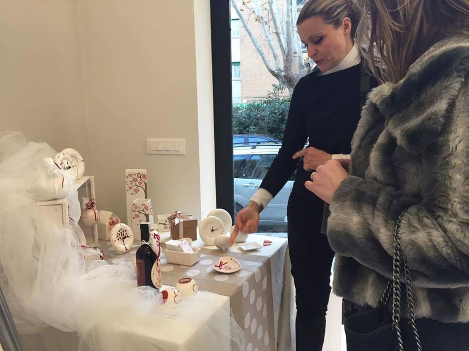 Atelier Emozioni Inh. Maria Concetta Imbrogiano ceramica come mestiere: Presso l'atelier Emozioni di Rox.