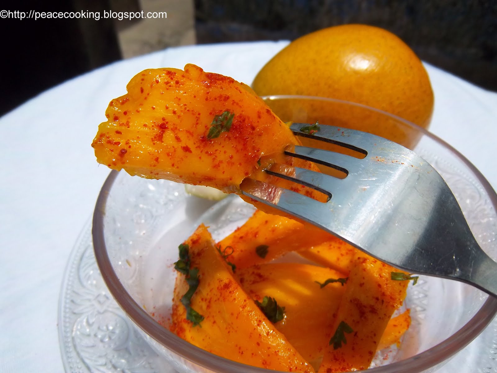 TIPS FOR DELICIOUS AND HEALTHY COOKING Spicy Mango with Cayenne and Lime