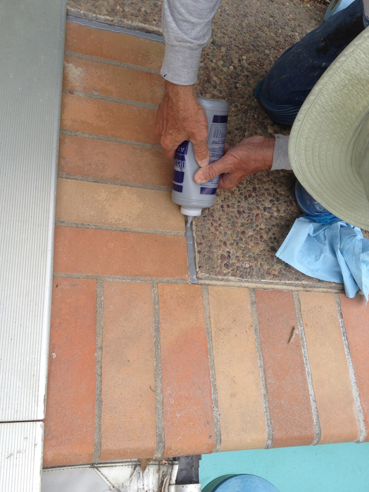 Wine Country Pools And Supplies Replacing The Caulking Around A Pool