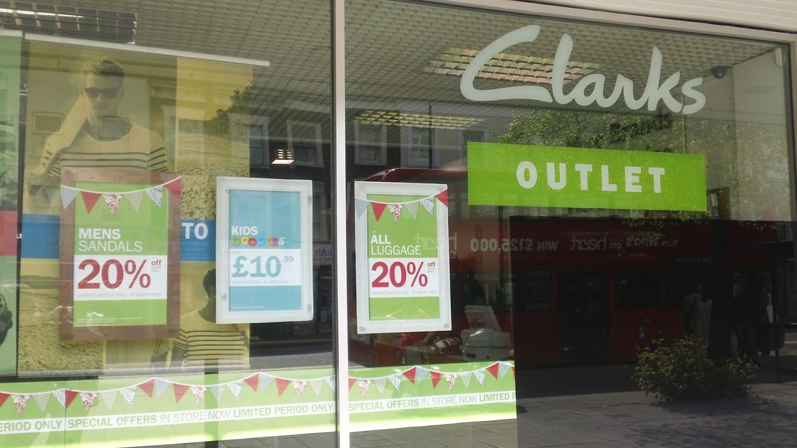 clarks outlet seven sisters road