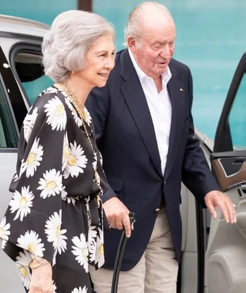 King Juan Carlos, Queen Sofia and Infanta Elena attended a dinner at Royal Yacht Club in Sanxenxo