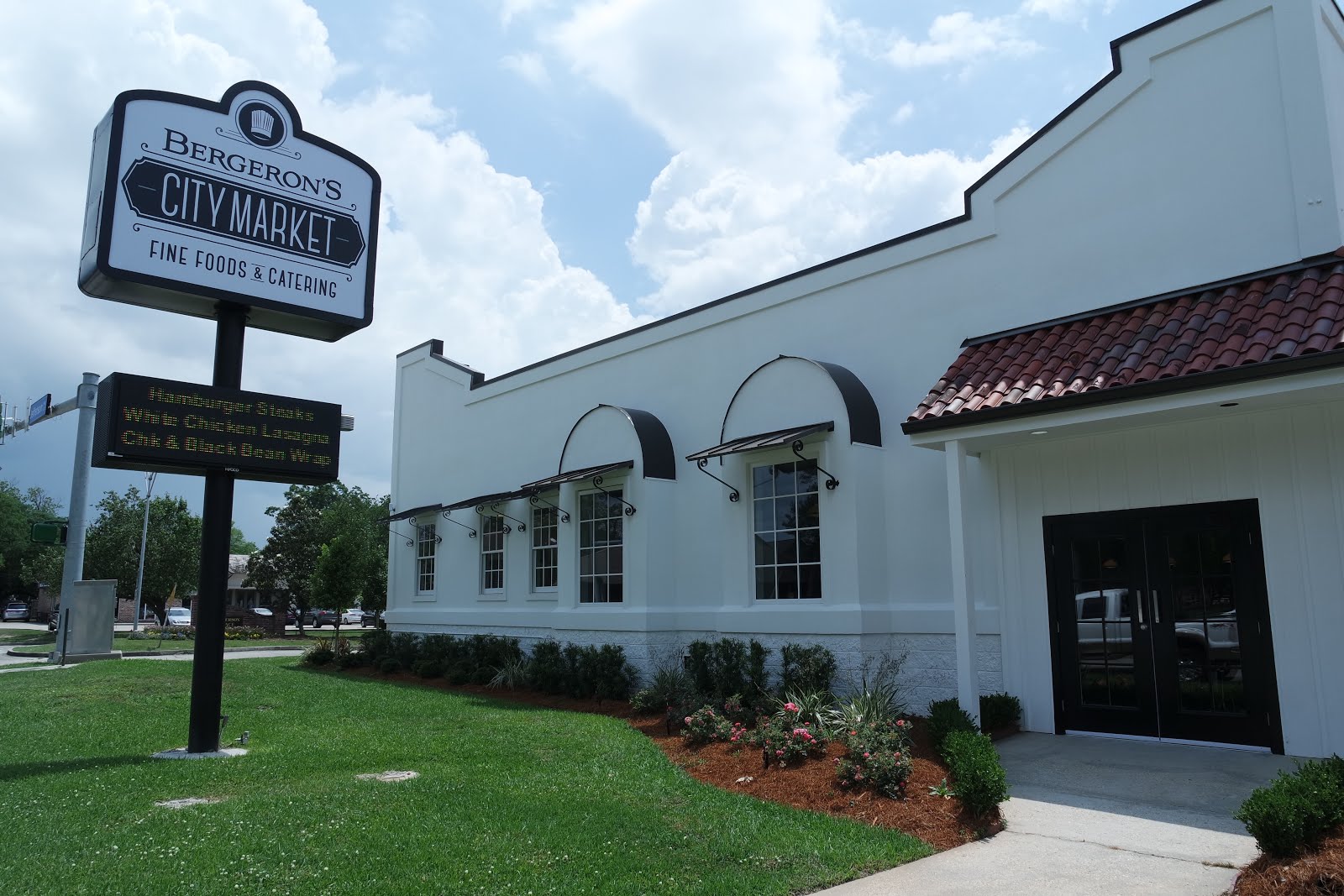 Bite and Booze Meet Bergeron's City Market, Your New Lunch Spot