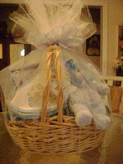 christmas gift: Baby Shower Gift Baskets Homemade