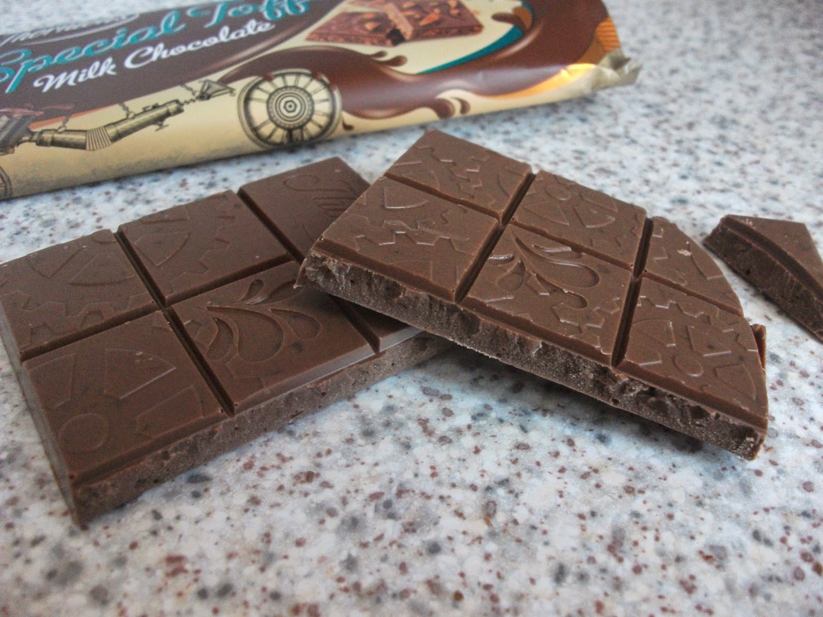 Thorntons Special Toffee & Fabulous Fudge Milk Chocolate Blocks Review