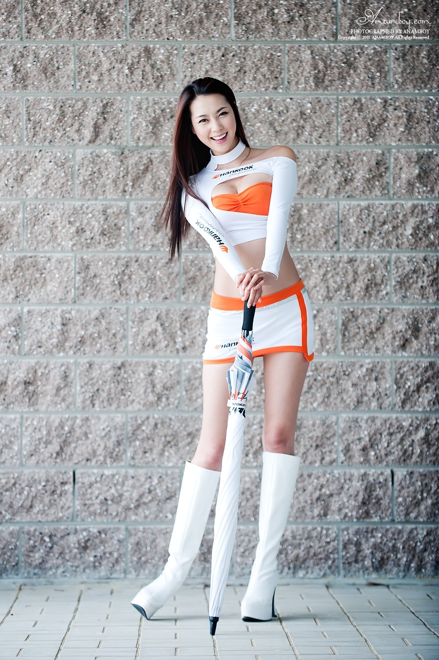 Beauty Korean Female Artist: Ju Da Ha Sexy Dress
