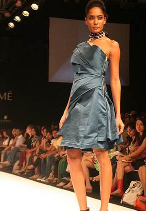 Hot Bolly Babes Sizzle on Ramp