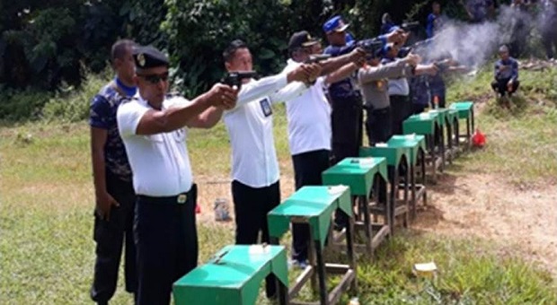 Bakamla RI latihan Nembak dengan Pol Air Polda Maluku