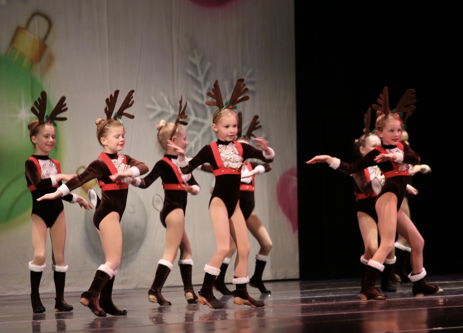 Lucy and Lily Harrison Christmas Dance Recital Christmas Dancers