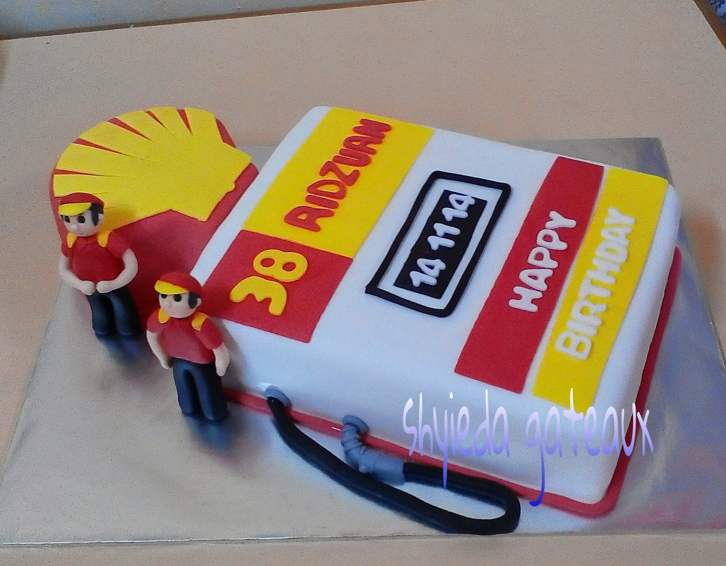 Shyieda Gateaux Homemade Melaka petrol pump cake