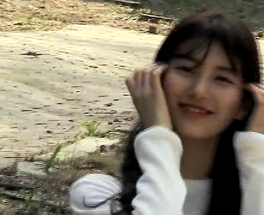 오늘자 세상 혼자 사는 비주얼인 수지 | 인스티즈