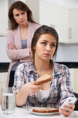 Eating-disorders-In-Teen-And-How-to-solve-them