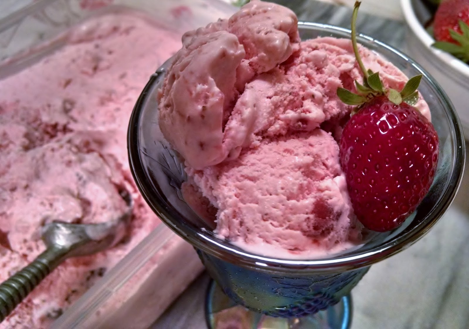Mimi Mine Rich & Creamy Homemade Strawberry Ice Cream Recipe
