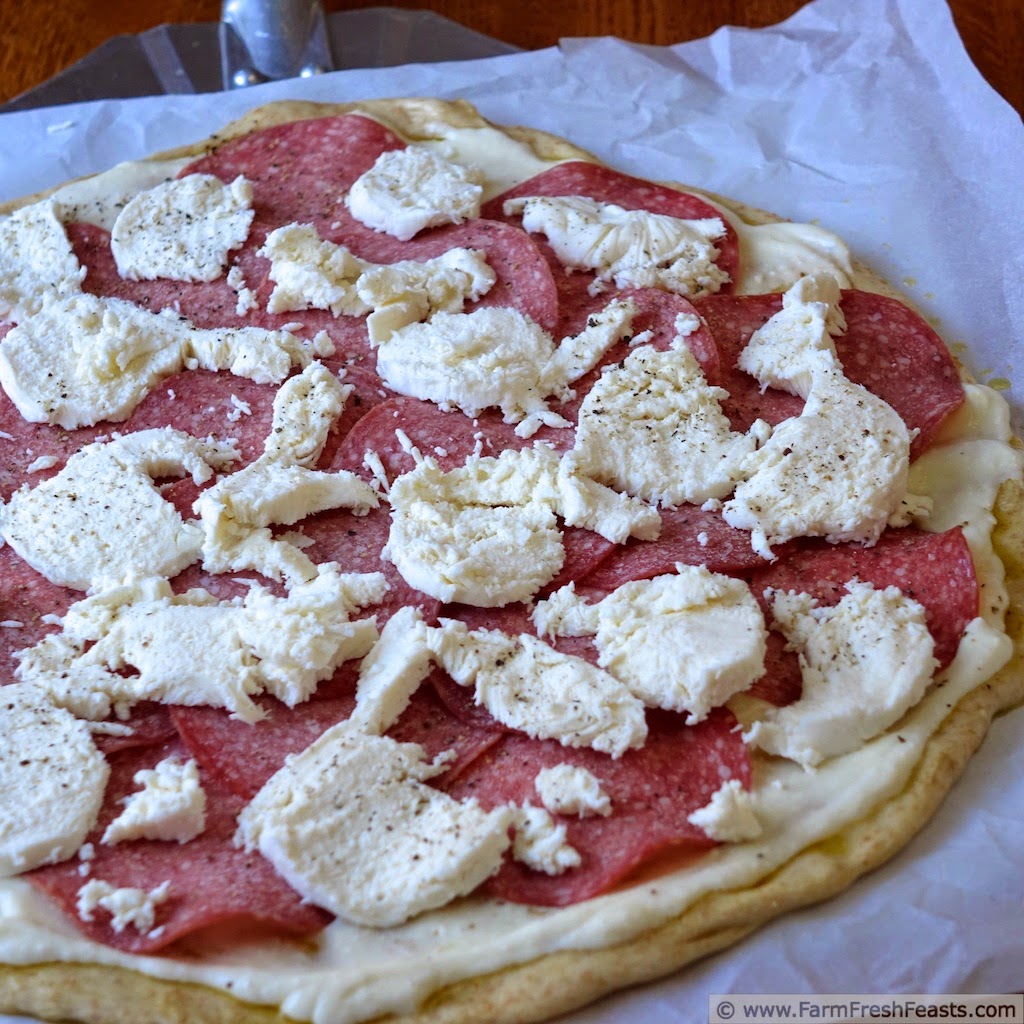 http://www.farmfreshfeasts.com/2014/12/salami-alfredo-pizza-pizza-night.html
