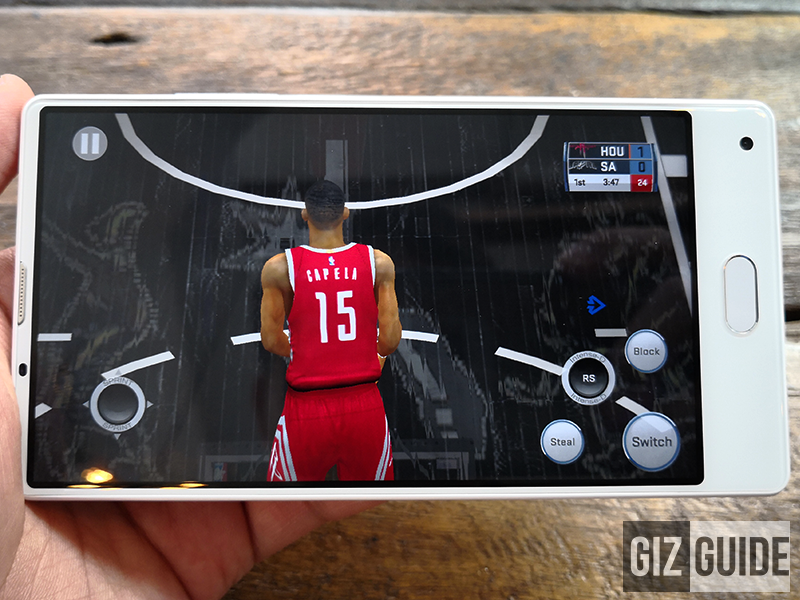 Tri-bezel-less screen! Tri-bezel-less screen!
