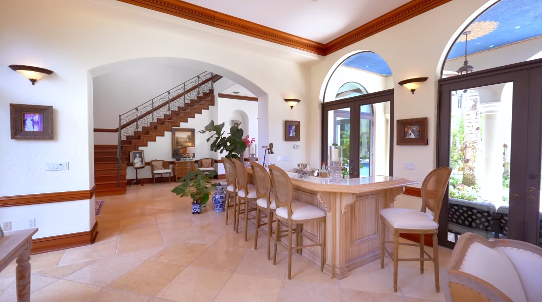 35 Interior Design Photos vs. 10401 SW 64 Ave, Pinecrest, FL Luxury Home Tour