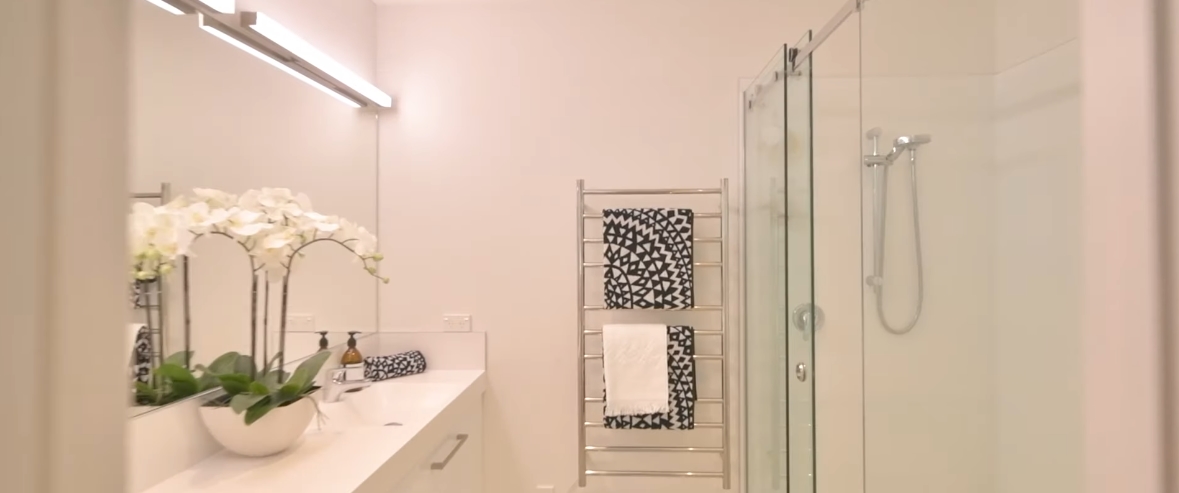 21 Photos vs. 69 Harbour View Rd, Omokoroa Interior Design Luxury Home Tour