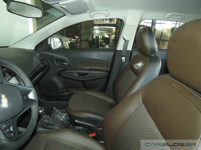 Chevrolet Cobalt LTZ 2016 - interior