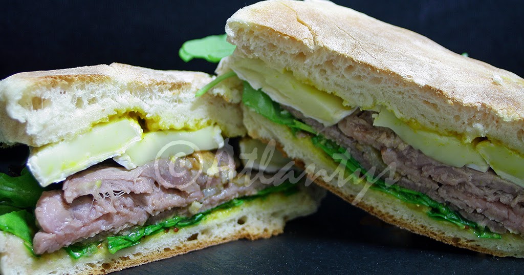 Terapia do Tacho: Prego em bolo do caco (&amp;quot;Bolo do caco&amp;quot; steak sandwich)