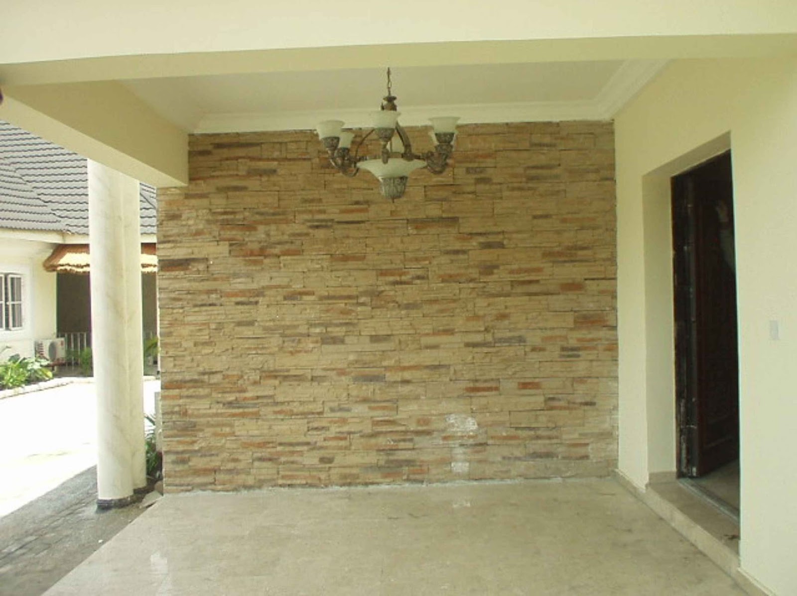 EXTERIOR EZ FIT VERTICAL WALL CLADDING.