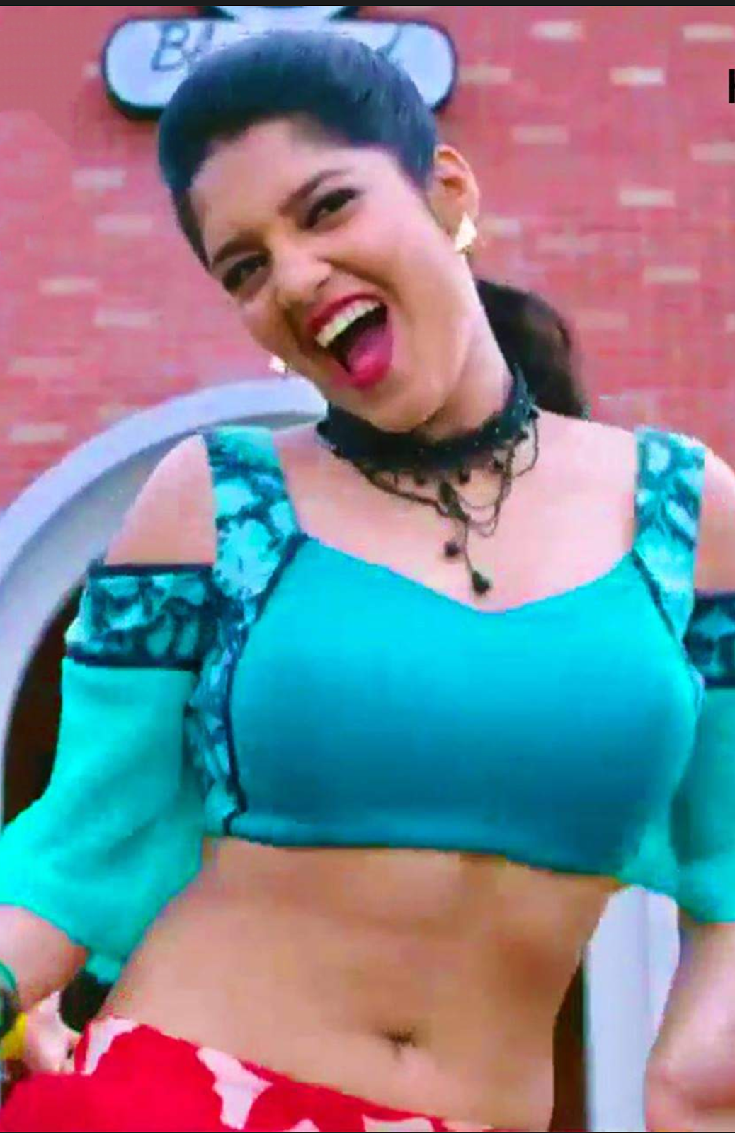 Indian Cine Beauties Ritika Singh Hot