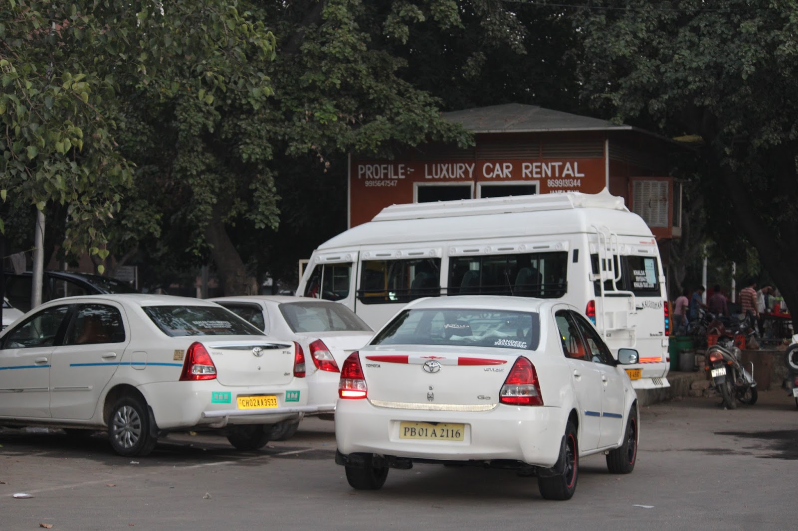 Chandigarh to Delhi Taxi Chandigarh to Manali Taxi Chandigarh to