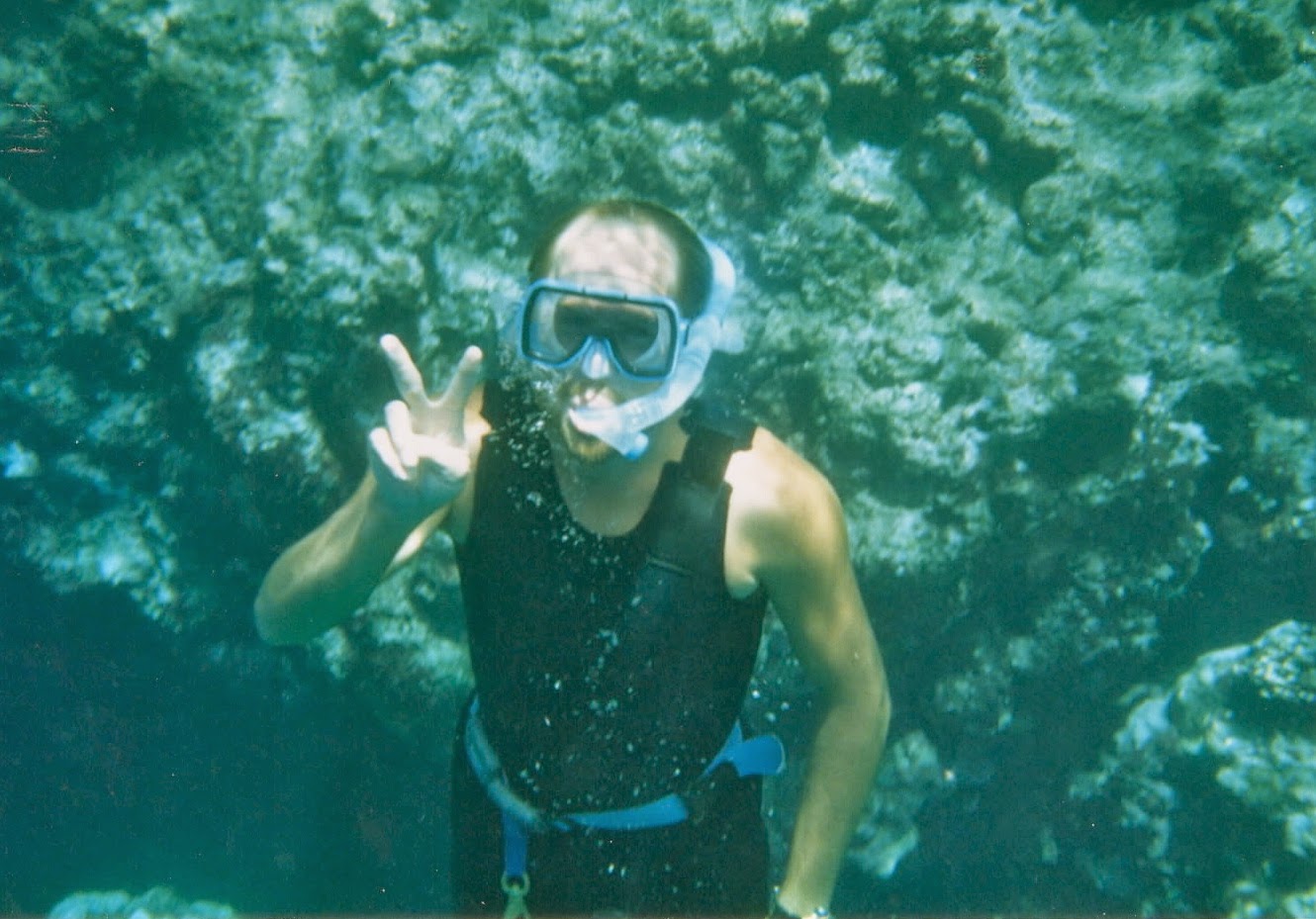 Cave Snorkeling at Anae Island, Guam!