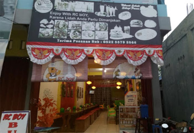 Barabai ibukota Kabupaten Hulu Sungai Tengah tak hanya dikenal dengan budayanya. Daerah ini juga dikenal memiliki ciri khas kuliner, salah satunya Apam Barabai. Tak heran, banyak tempat makan enak juga di daerah ini. Berikut daftarnya.