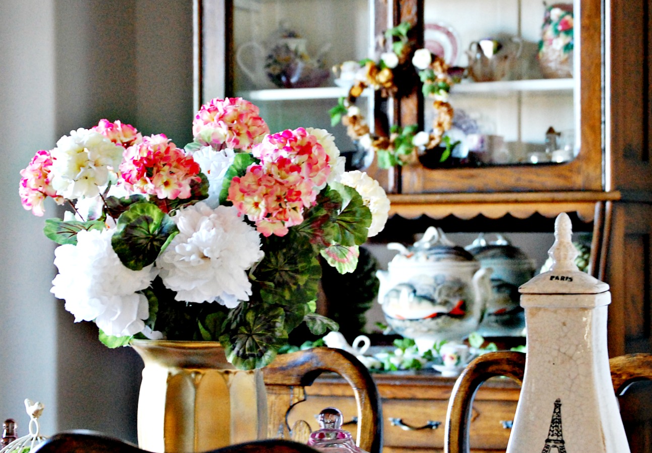 Decorating With Faux Flowers & Wreaths At Home with Jemma