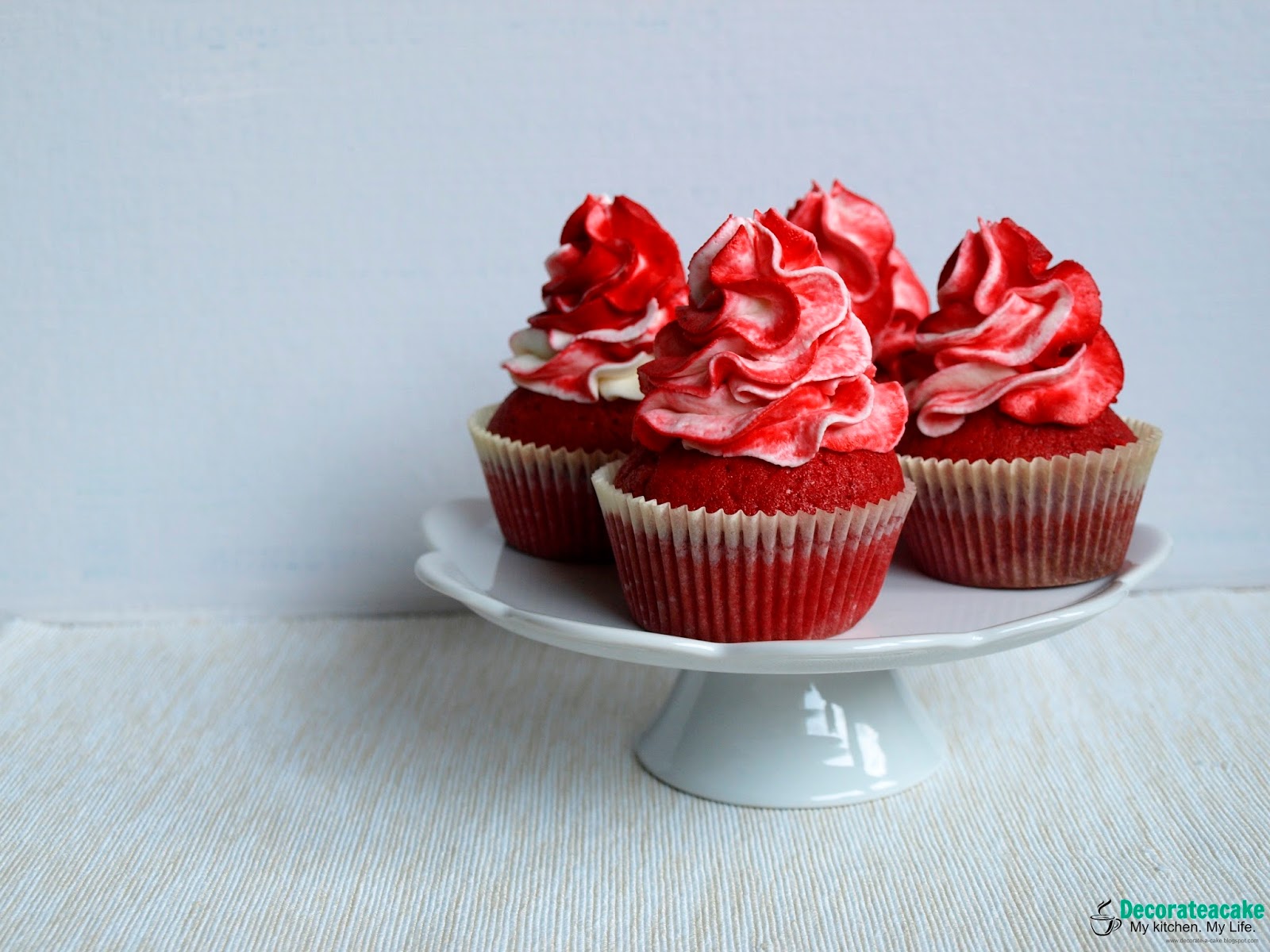 Finde sig i fejre omdrejningspunkt Red velvet cupcakes - waniliowe czerwone babeczki z delikatnym kremem!