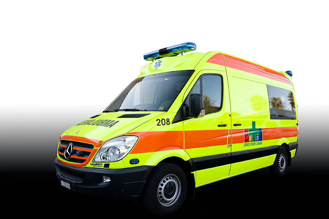 Gambar Mobil Ambulance 13