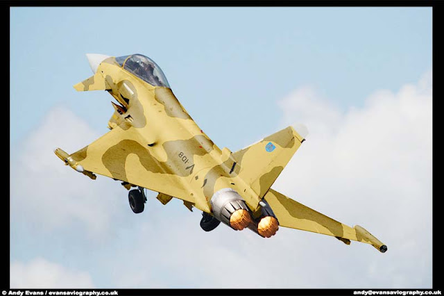 Hawk e Typhoon (?) para Omã