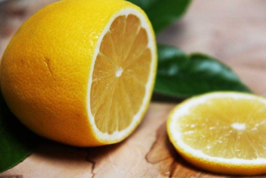 Benarkah Konsumsi Lemon Justru Bisa Memicu GERD?