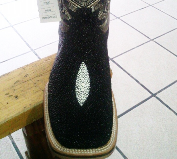 botas cuadradas de mantarraya